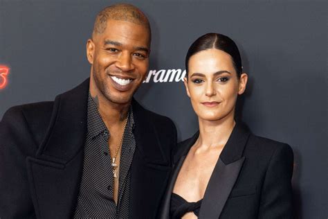 Kid Cudi confirms engagement to designer Lola Abecassis。